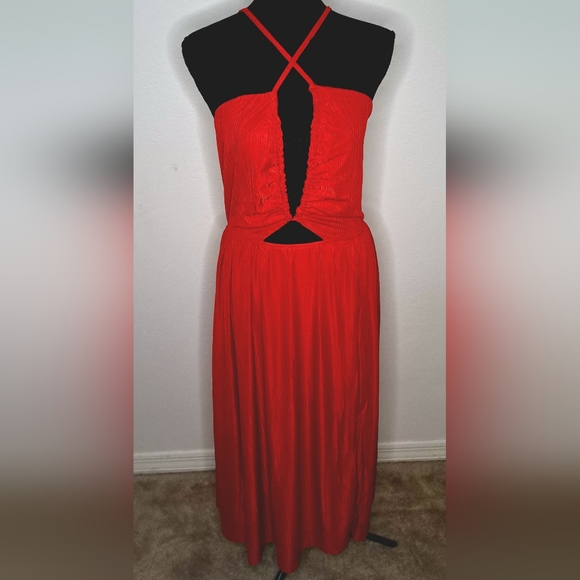 Bombshell,  red dress.  Size L with cutouts and adjustable top. - Picture 1 of 4